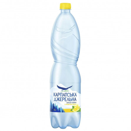Вода Карпатська Джерельна з ароматом лимона сильногазована 1,5л