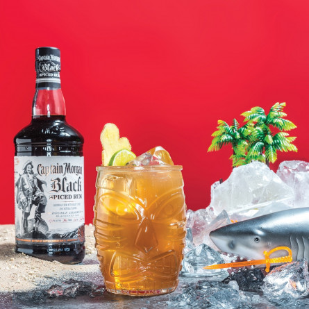 Напиток алкогольный Captain Morgan Black Spiced на основе Карибского рома 40% 0,7л slide 2