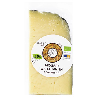 Сир Organic Milk Моцарт особливий 50% 130 г (4820178811712)