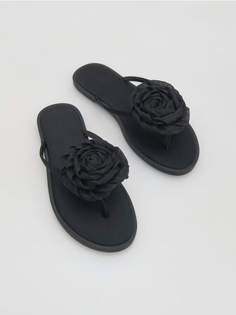 LADIES` SLIDES