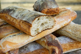Базовий продукт вигідно: де найдешевше купити хліб