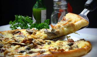 Секрети тривалого життя піци: як зберегти свіжість та смак
