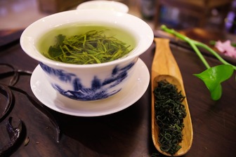 Зелений чай: міфи та правда про його користь