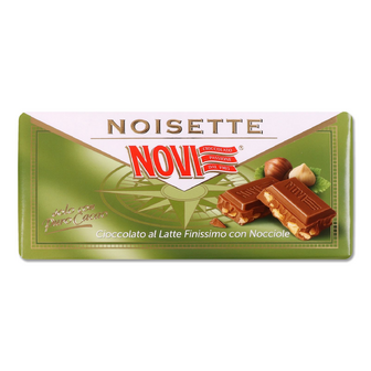 Шоколад молочний Novi з подрібненим фундуком, 100г