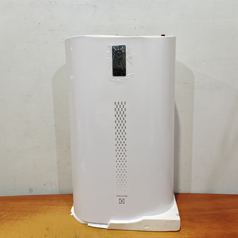 Бойлер Electrolux EWH 80 MXM WiFi EEC