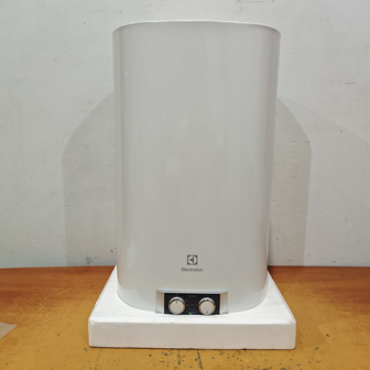 Бойлер Electrolux EWH 80 Fmx EEC